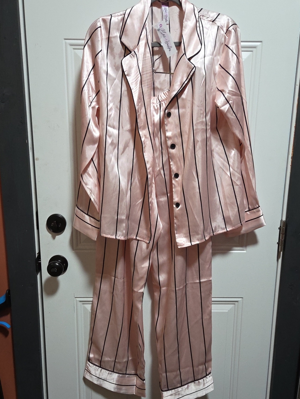 Lilac And London Womens Pink Satin Striped 2-Piece Pajama Set Size M NWT